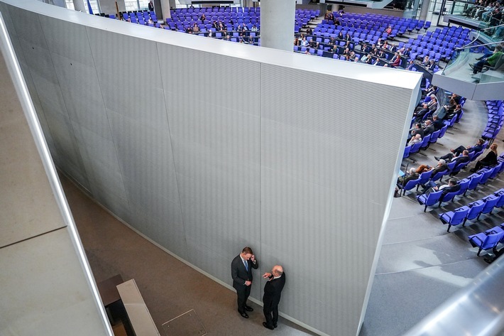 dpa-Fotograf Kay Nietfeld ist bei der "Rückblende 2024" mit dem Deutschen Preis für politische Fotografie ausgezeichnet worden / Weiterer Text über ots und www.presseportal.de/nr/8218 / Die Verwendung dieses Bildes für redaktionelle Zwecke ist unter Beachtung aller mitgeteilten Nutzungsbedingungen zulässig und dann auch honorarfrei. Veröffentlichung ausschließlich mit Bildrechte-Hinweis.