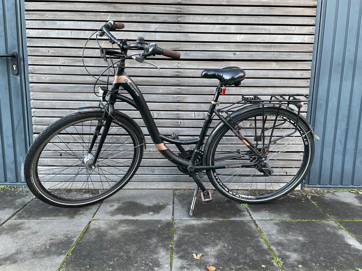 POL-ROW: ++Trunkenheitsfahrten enden mit Blutentnahmen++Unbekannte setzen Altglascontainer in Brand++Wendemanöver mit Folgen++Brand am Flugplatzgelände in Rotenburg++Polizei sucht Fahrradeigentümer+++