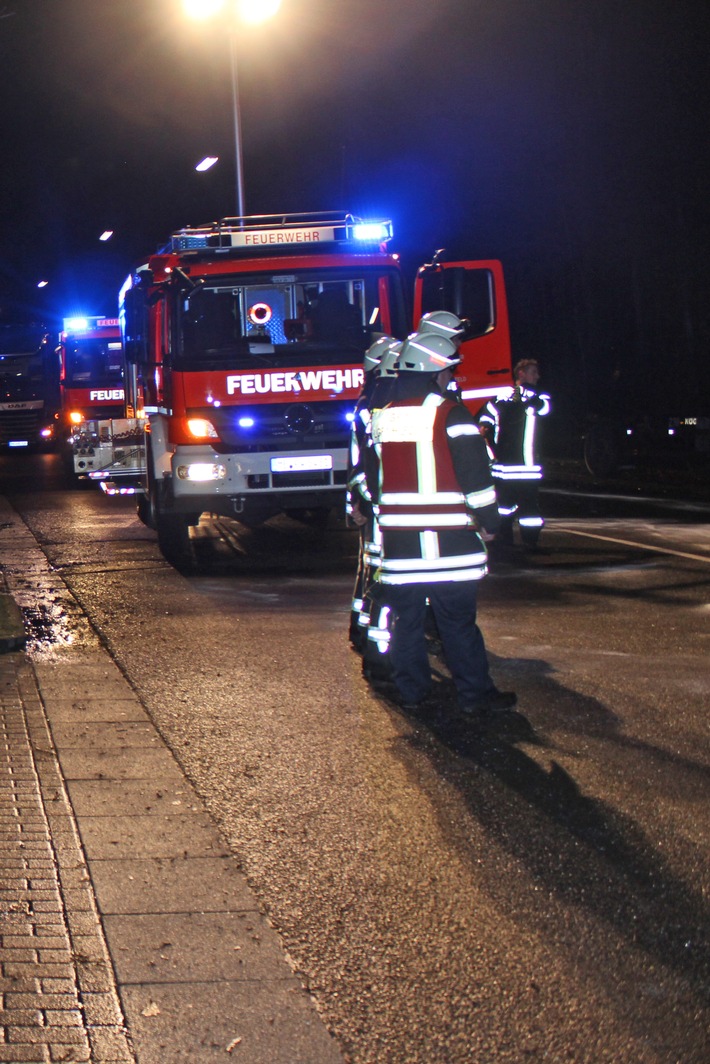 POL-ME: Sachbeschädigung mit Feuer - Mettmann - 2204043