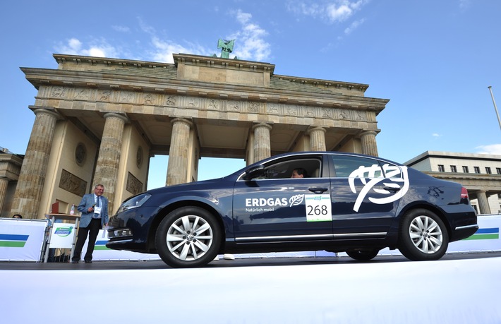 Nur 77 Gramm CO2 pro Kilometer: Erdgas-Passat bei Challenge Bibendum in Berlin mit drei Awards ausgezeichnet (mit Bild)