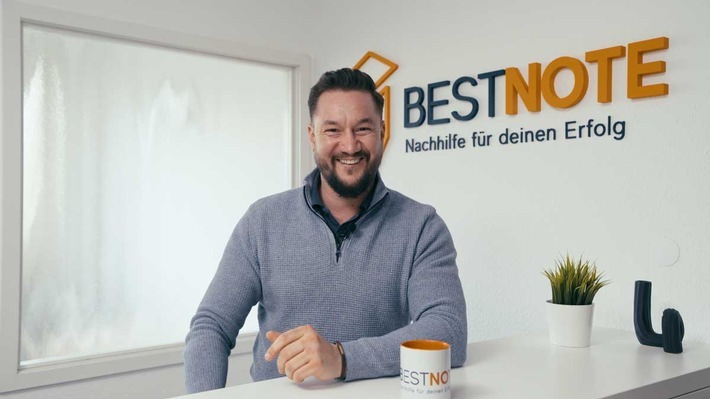 Johann Nowak / Weiterer Text über ots und www.presseportal.de/nr/182899 / Die Verwendung dieses Bildes für redaktionelle Zwecke ist unter Beachtung aller mitgeteilten Nutzungsbedingungen zulässig und dann auch honorarfrei. Veröffentlichung ausschließlich mit Bildrechte-Hinweis.