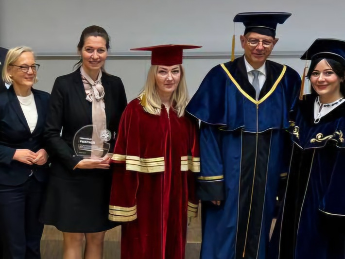 Uni Osnabrück: Professor Schulte-Nölke zum Ehrendoktor der West Ukrainian National University ernannt