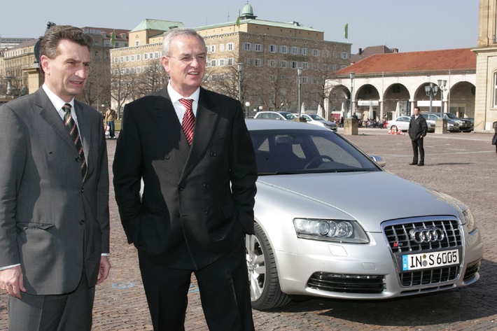 Günther H. Oettinger testet sportliches Topmodell der A6-Modellreihe: Ministerpräsident im neuen Audi S6 unterwegs