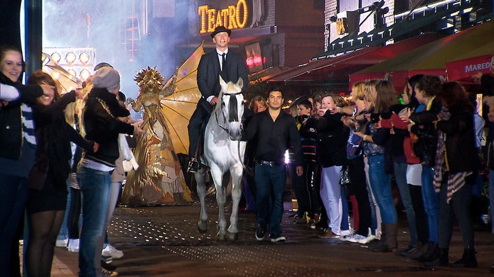 500 Herzen schlagen im Takt für den perfekten Augenblick - "Flash! Der größte Moment deines Lebens" (mit Bild)