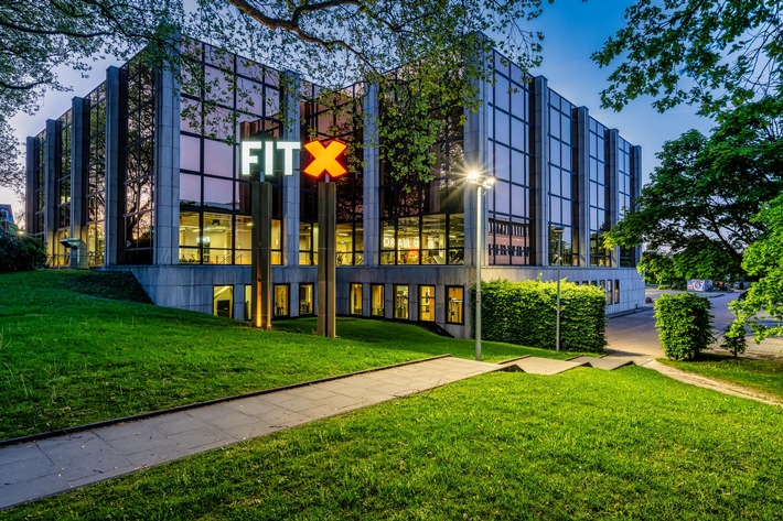 750.000 Euro Investition in Essener Fitnessstudio: FitX in Essen-Bergerhausen nach Umbau wiedereröffnet