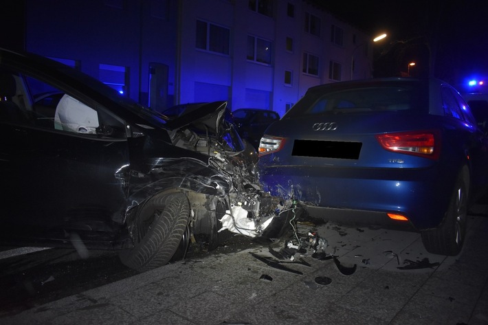 POL-MG: Betrunkener verursacht Verkehrsunfall mit hohem Sachschaden