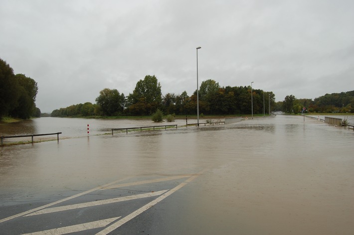 POL-HI: Autofahrer unterschätzen die Gefahr des Hochwassers
