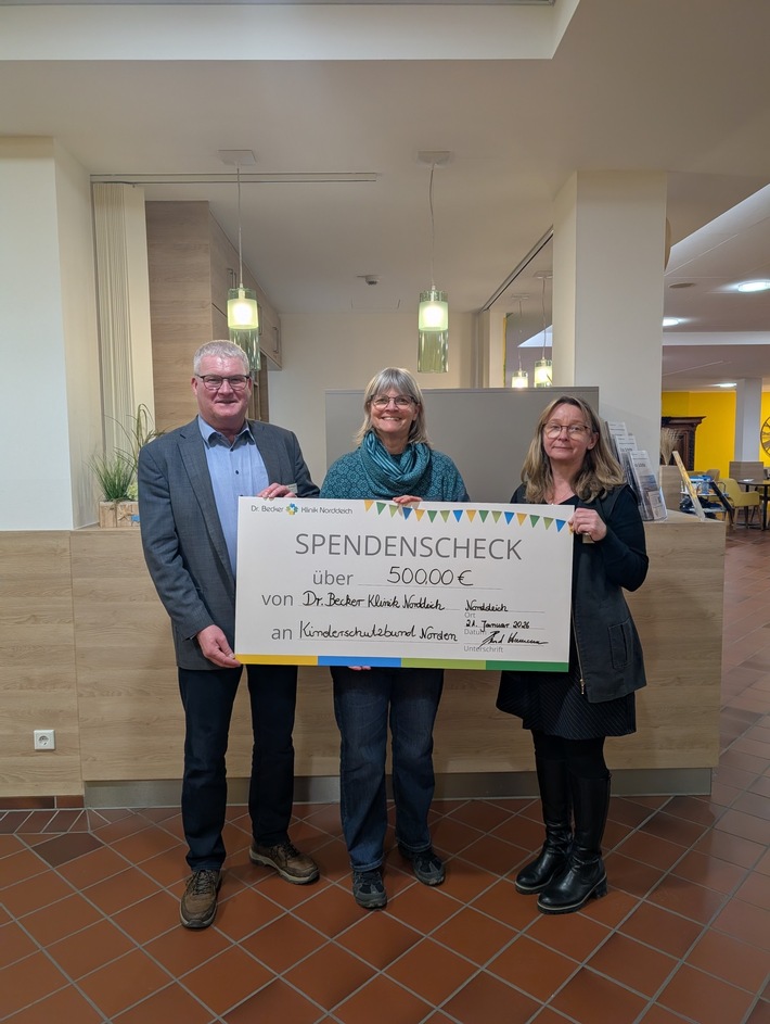 Flohmarkt-Spende übergeben