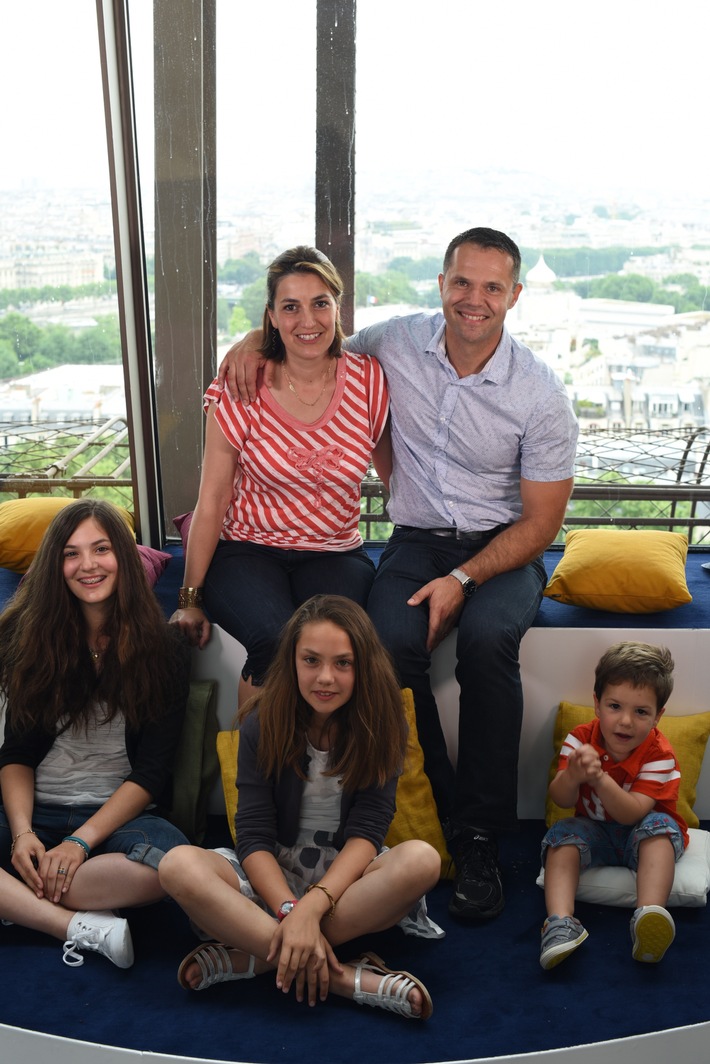 Erste Urlauber-Übernachtung im Eiffelturm: Französische Familie schläft erstmalig in dem Pariser Wahrzeichnen