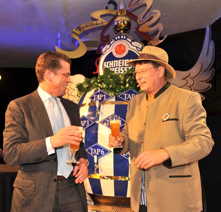 Schneider-Vernissage "Fantasie schlägt die Krise" (mit Bildern)