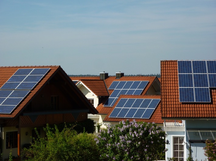 Solarstudie 2021: Grüne Energie auf privaten Dächern