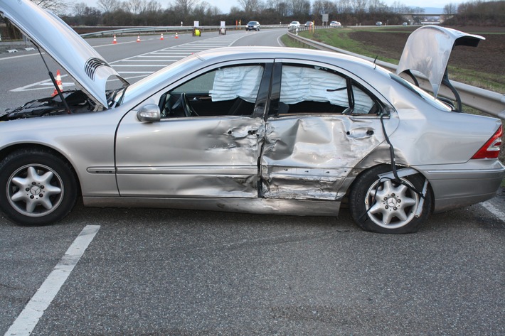 POL-PDLU: (Böhl-Iggelheim) - Schwerer Unfall auf Landstraße bei Böhl-Iggelheim