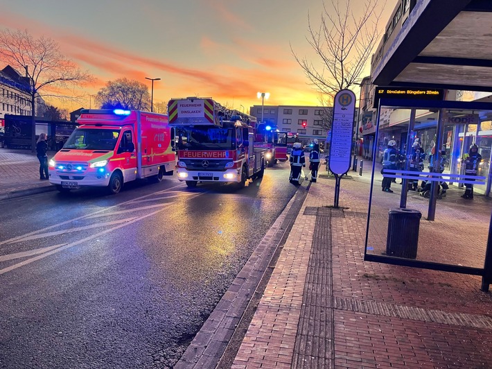 FW Dinslaken: Feuer Personen in Gefahr Am Neutor