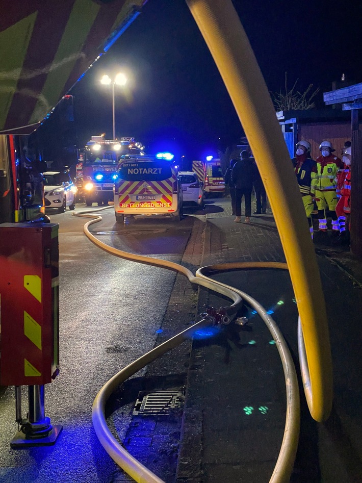 FW-DT: Wohnungsbrand - Eine verletzte Person
