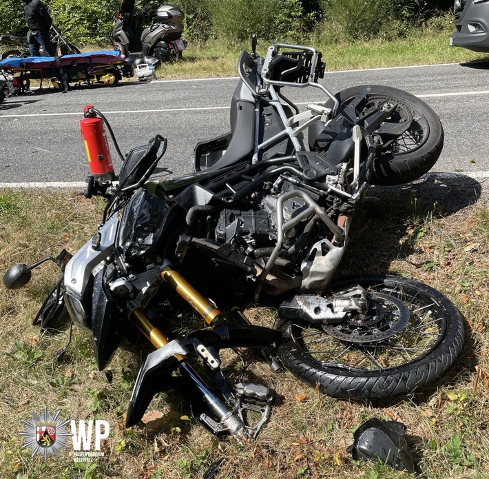 POL-PDKL: Frontalzusammenstoß zwischen Motorrädern