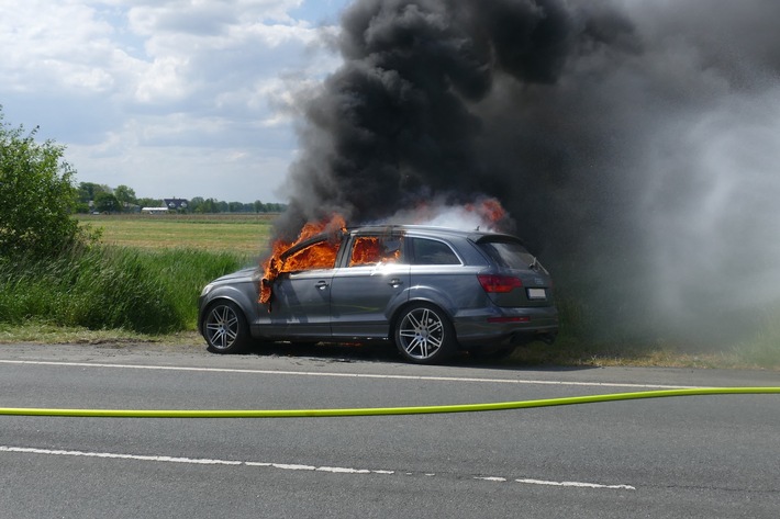 POL-CUX: Brand eines PKW