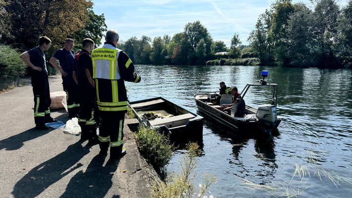 FW-MH: Boot gekentert - Berufsfeuerwehr Mülheim im Einsatz