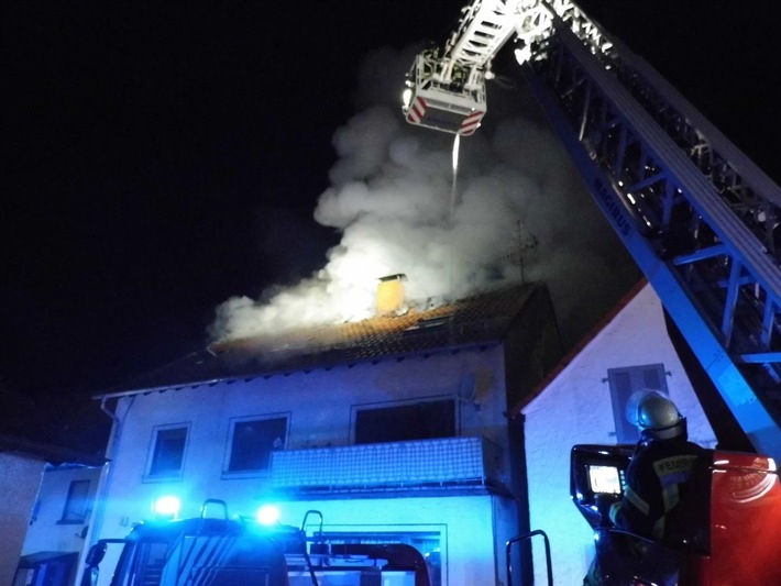 POL-PDKL: Ramstein-Miesenbach, Brand eines Mehrfamilienhauses