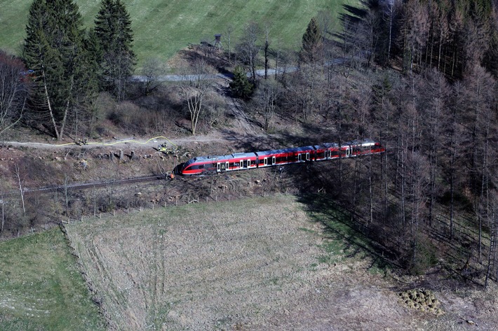 BPOL NRW: Nach Brand eines Zuges leitet Bundespolizei Ermittlungen zur Ursache ein