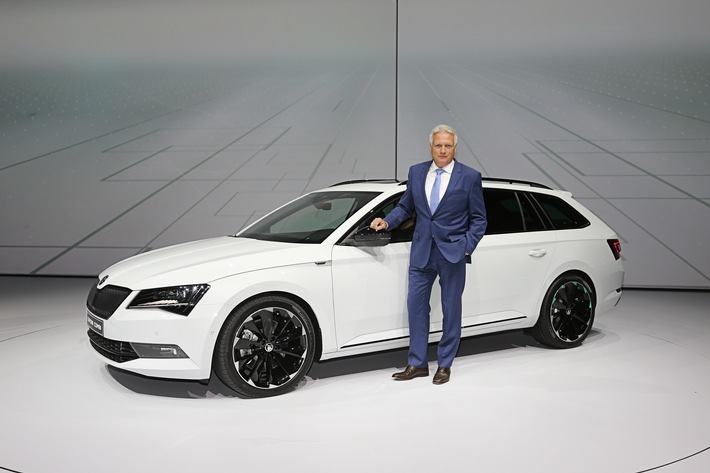 Jetzt wird&#039;s sportlich: SKODA Superb Combi SportLine feiert Debüt am Vorabend der IAA (FOTO)