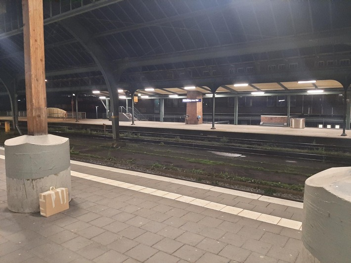 BPOL-BadBentheim: Herrenloses Paket verursacht Polizeieinsatz im Hauptbahnhof Oldenburg