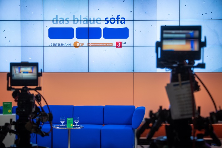 Trotz Absage der Leipziger Buchmesse: ZDF und 3sat mit Blauem Sofa vor Ort