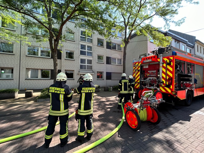 FW-MH: Zimmerbrand in Mülheim-Saarn (Keine Verletzten)