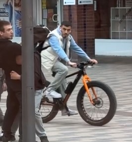 POL-HH: 250801-4. Öffentlichkeitsfahndung nach Zeugen zu versuchtem Tötungsdelikt in Hamburg-Eidelstedt