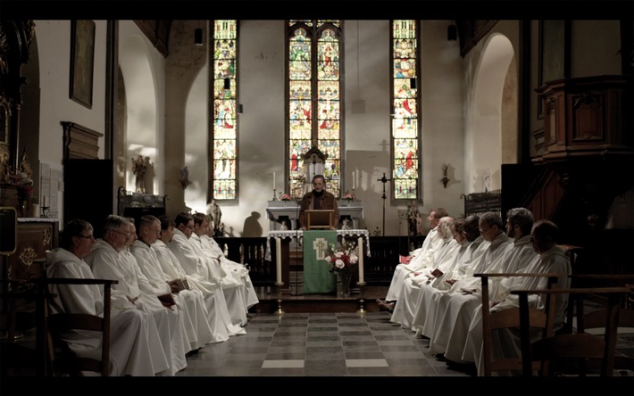 Ein Kindermörder auf Bewährung im Kloster: Sky präsentiert die packende Dramaserie "Public Enemy"