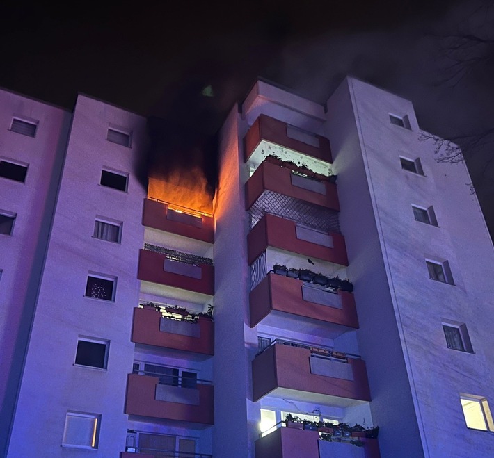 FW-BN: Unruhiger Jahreswechsel für Feuerwehr und Rettungsdienst Bonn