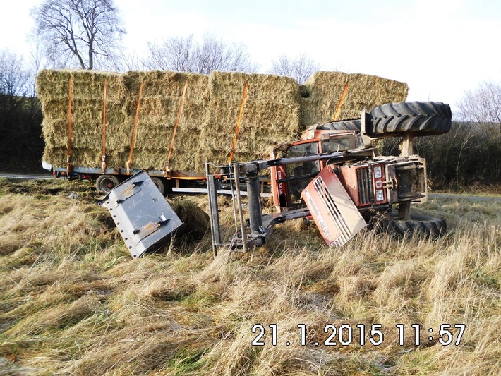 POL-HI: Verkehrsunfall B 240 - Landwirtschaftlicher Zug auf Gefällstrecke verunfallt
