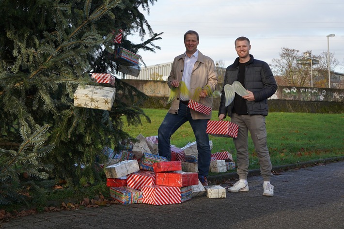 Weihnachtsbaum der Provinzial als jährlicher Blickfang auf dem Werstener Deckel