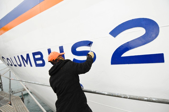 MS COLUMBUS 2 nach Werftaufenthalt bereit für die Taufe (BILD)