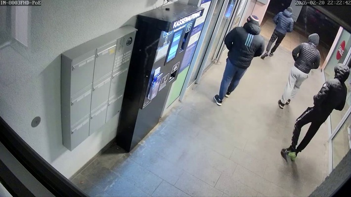 POL-GÖ: (76/2026) Versuchter Einbruch in Duderstädter Optikergeschäft - Polizei veröffentlicht Täterbilder und bittet um Hinweise zu mutmaßlich überregional agierender Tätergruppe