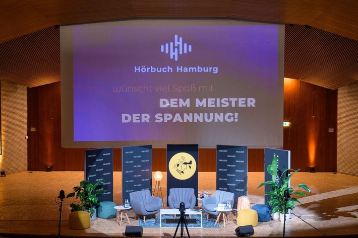 Hörbuch Hamburg ist Kooperationspartner der ZEIT Podcast-Tour 2026