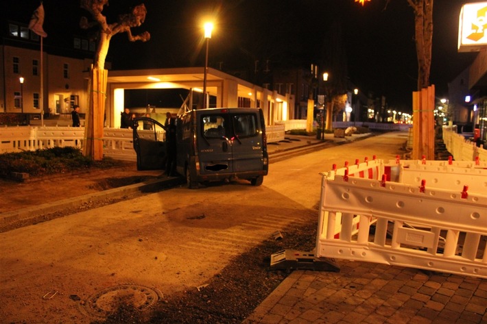 POL-DN: Trunkenheitsfahrt endet an der Laterne