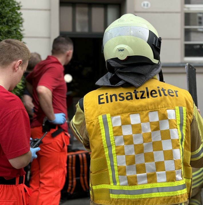 FW Dresden: Wohnungsbrand