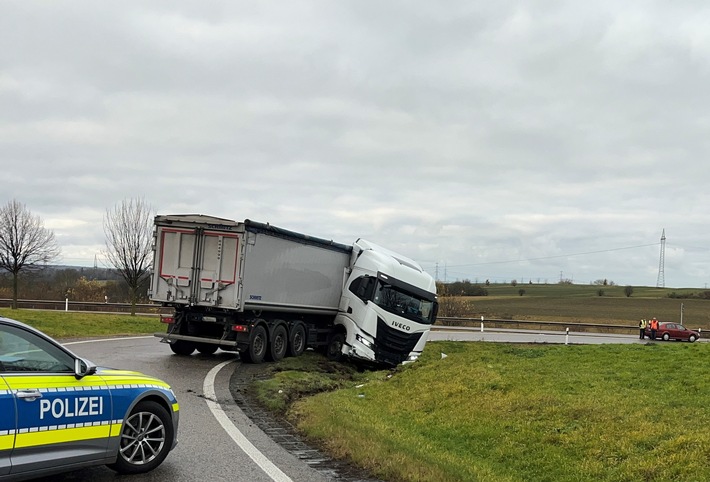 API-TH: Sperrung der Anschlussstelle Erfurt-Vieselbach nach Lkw-Unfall