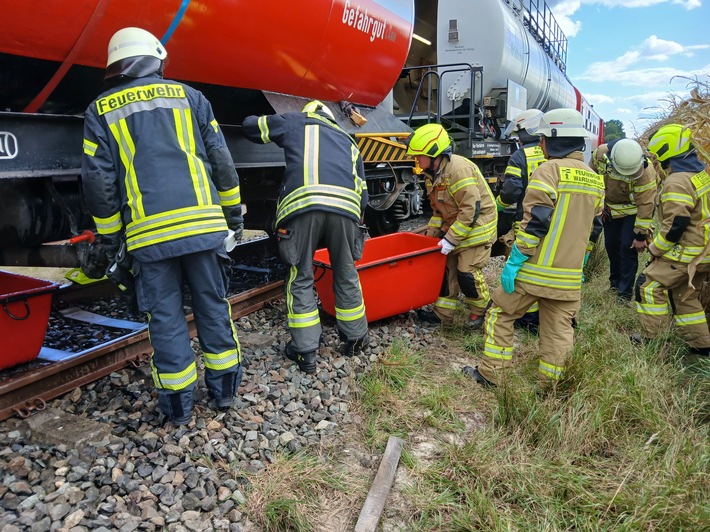 FW-OLL: Übung der Umweltschutzbereitschaft im Landkreis Oldenburg: Ausbildungszug der Deutschen Bahn machte Station in Garrel