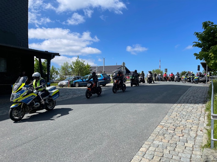 POL-HG: Premiere der Biker-Safety-Tour am Feldberg