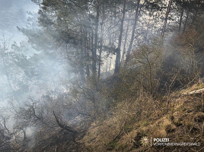 POL-ANK: Polizei bittet um Mithilfe nach Brand einer Waldfläche in Lütow auf Usedom