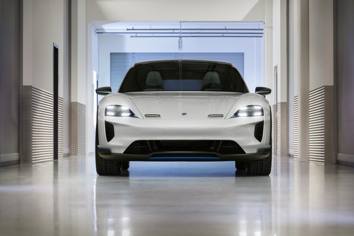 Porsche Mission E Cross Turismo : athlète électrique pour un style de vie actif