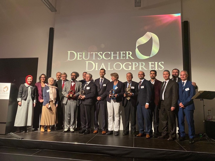 &quot;Dialog-Menschen&quot;, die Grenzen und Hürden überwinden, werden mit Deutschem Dialogpreis ausgezeichnet