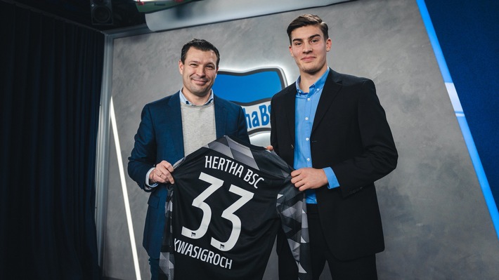 Hertha BSC bindet Robert Kwasigroch langfristig