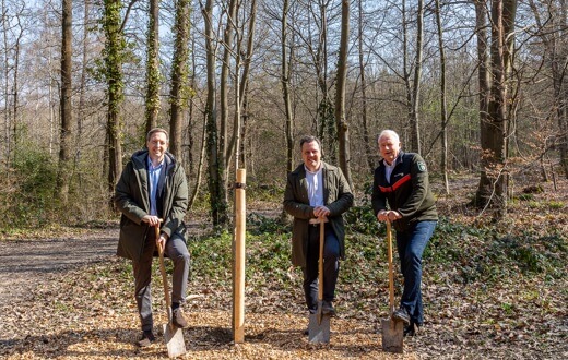 Naturbestattung an der Hardtburg: FriedWald Euskirchen eröffnet