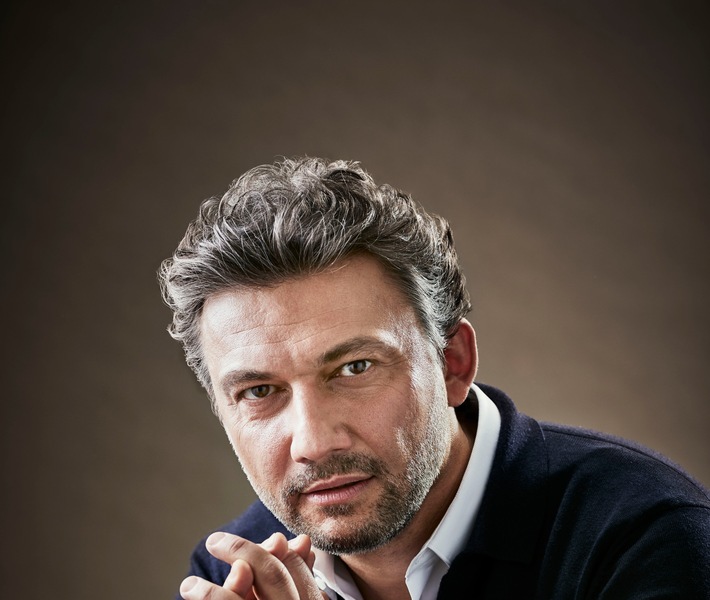 "The Met Stars Live in Concert" mit Jonas Kaufmann am 18. Juli aus dem Kloster Polling (Bayern), Foto: Gregor Hohenberg, Courtesy of Sony Music. Weiterer Text über ots und www.presseportal.de/nr/136327 / Die Verwendung dieses Bildes ist für redaktionelle Zwecke honorarfrei. Veröffentlichung bitte unter Quellenangabe: "obs/LEONINE/Gregor Hohenberg"