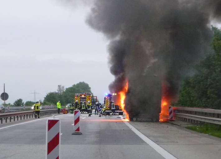 POL-VDMZ: Olivenbäume auf Autobahn verbrannt