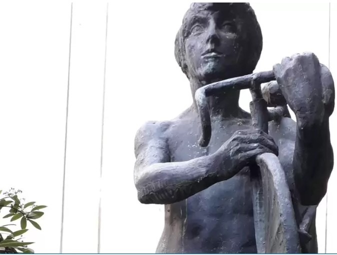 POL-PPRP: (Ludwigshafen/Friesenheim) - Diebstahl der Bronzeguss-Skulptur "Der Radfahrer" vor dem Radsportzentrum