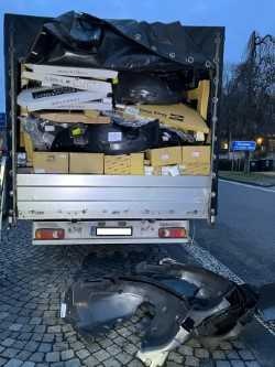 POL-D: Mülheim an der Ruhr - A 3 Richtung Köln - Parkplatz Entenfang - Verkehrskontrollen der Autobahnpolizei - Lkw mit erheblichen Mängeln aus dem Verkehr gezogen