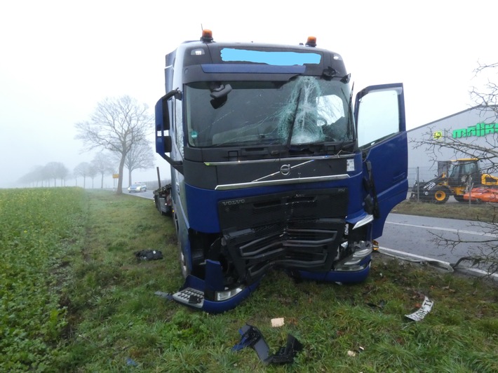POL-DH: --- Varrel (bei Sulingen) - Lkw gegen Baum, Fahrer verstorben ---